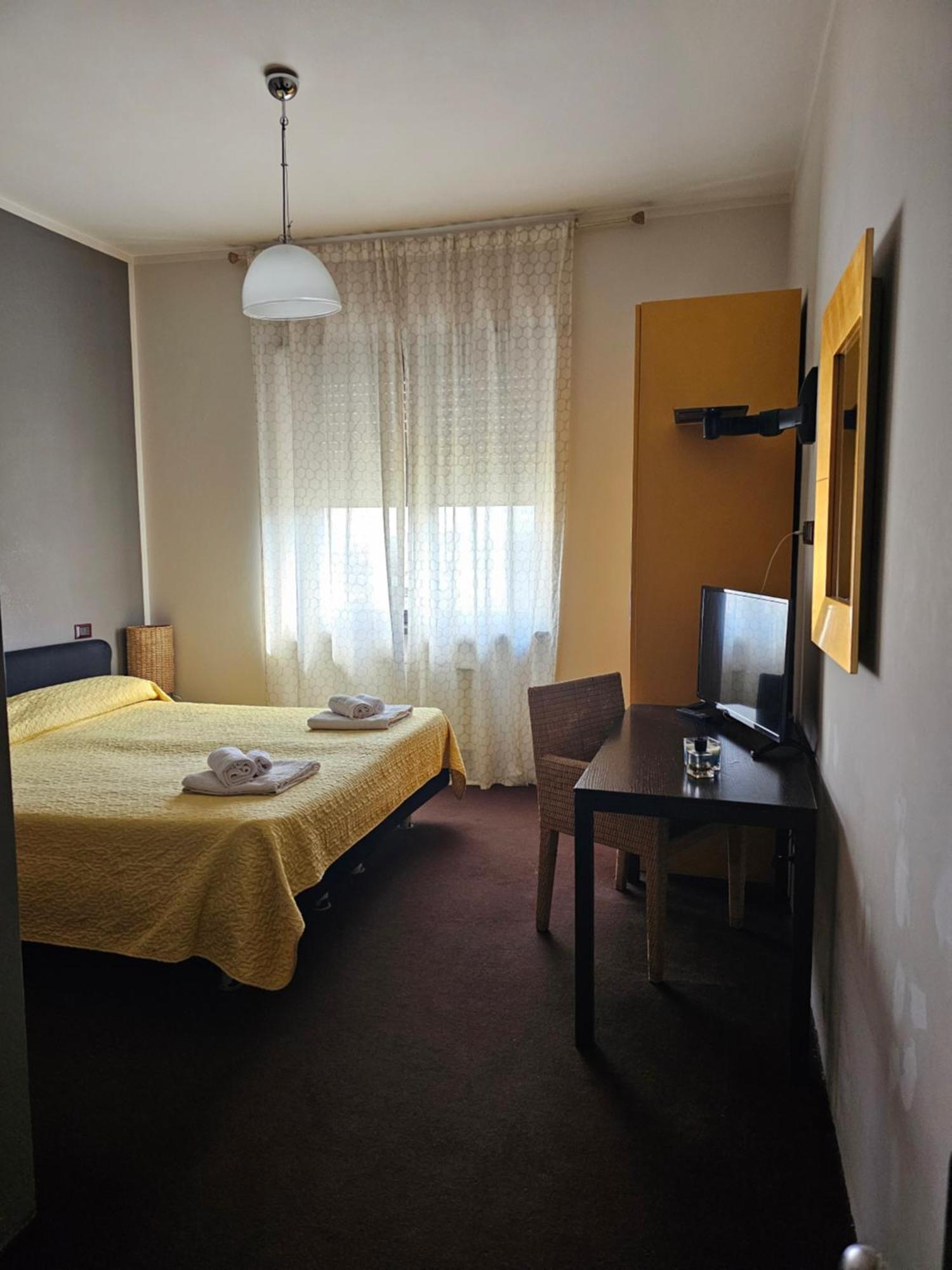 Hotel Arcadia None ภายนอก รูปภาพ